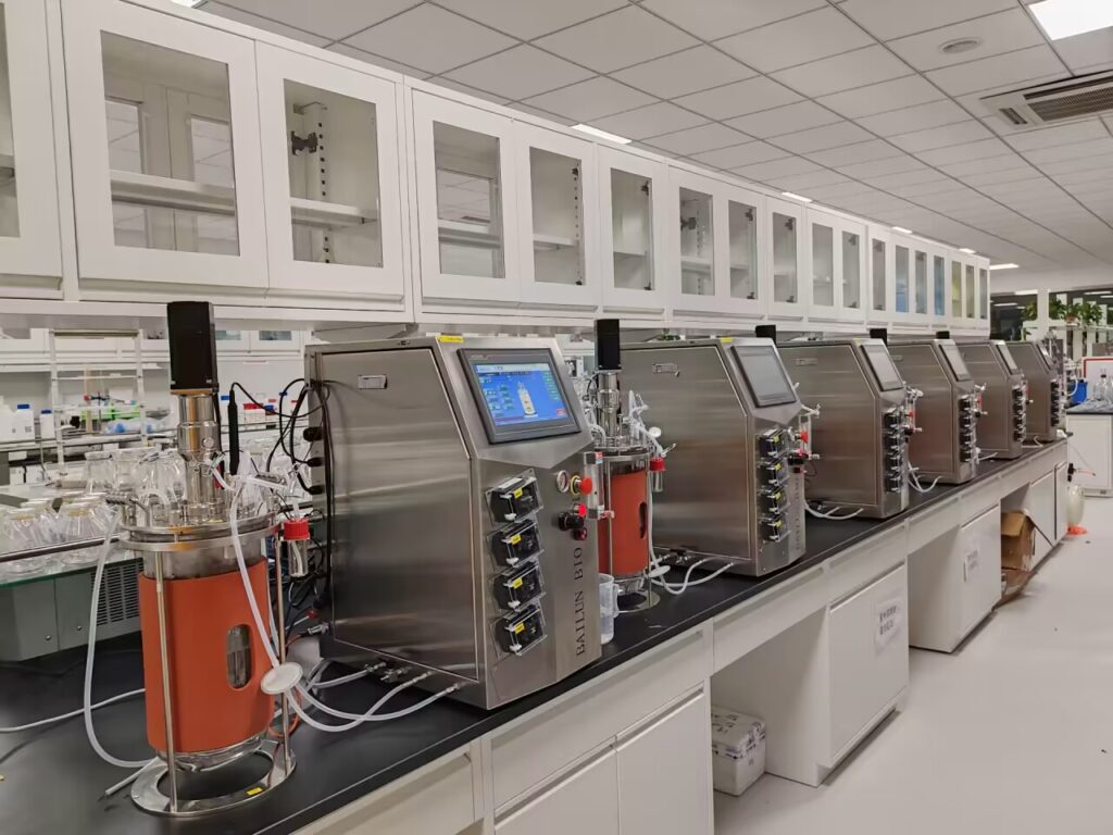 biotechnology glass laboratory fermenters